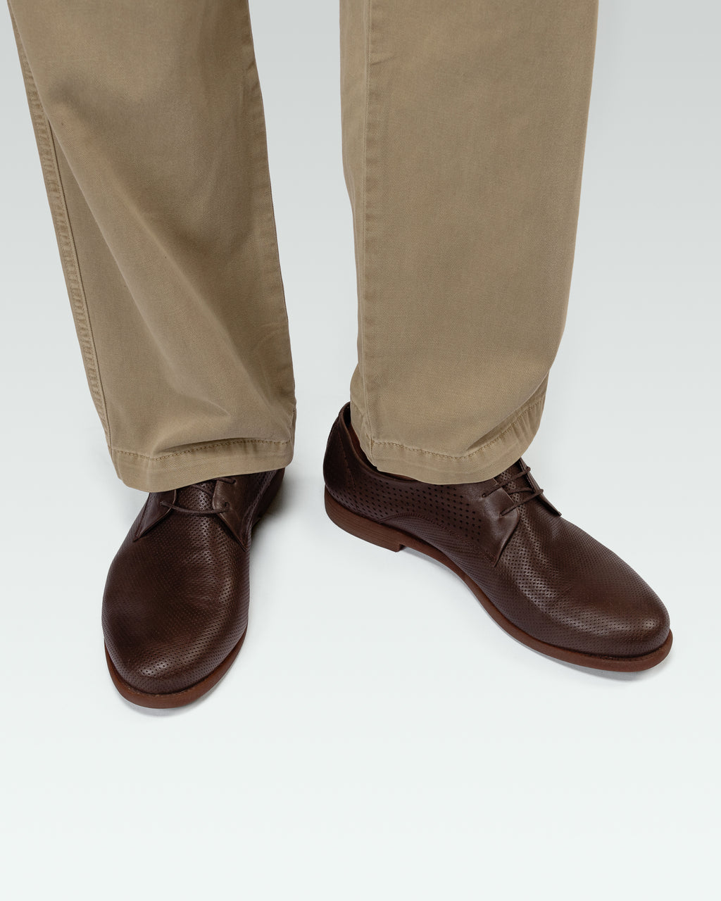 Scarpe derby uomo Carona in pelle con tomaia forata
