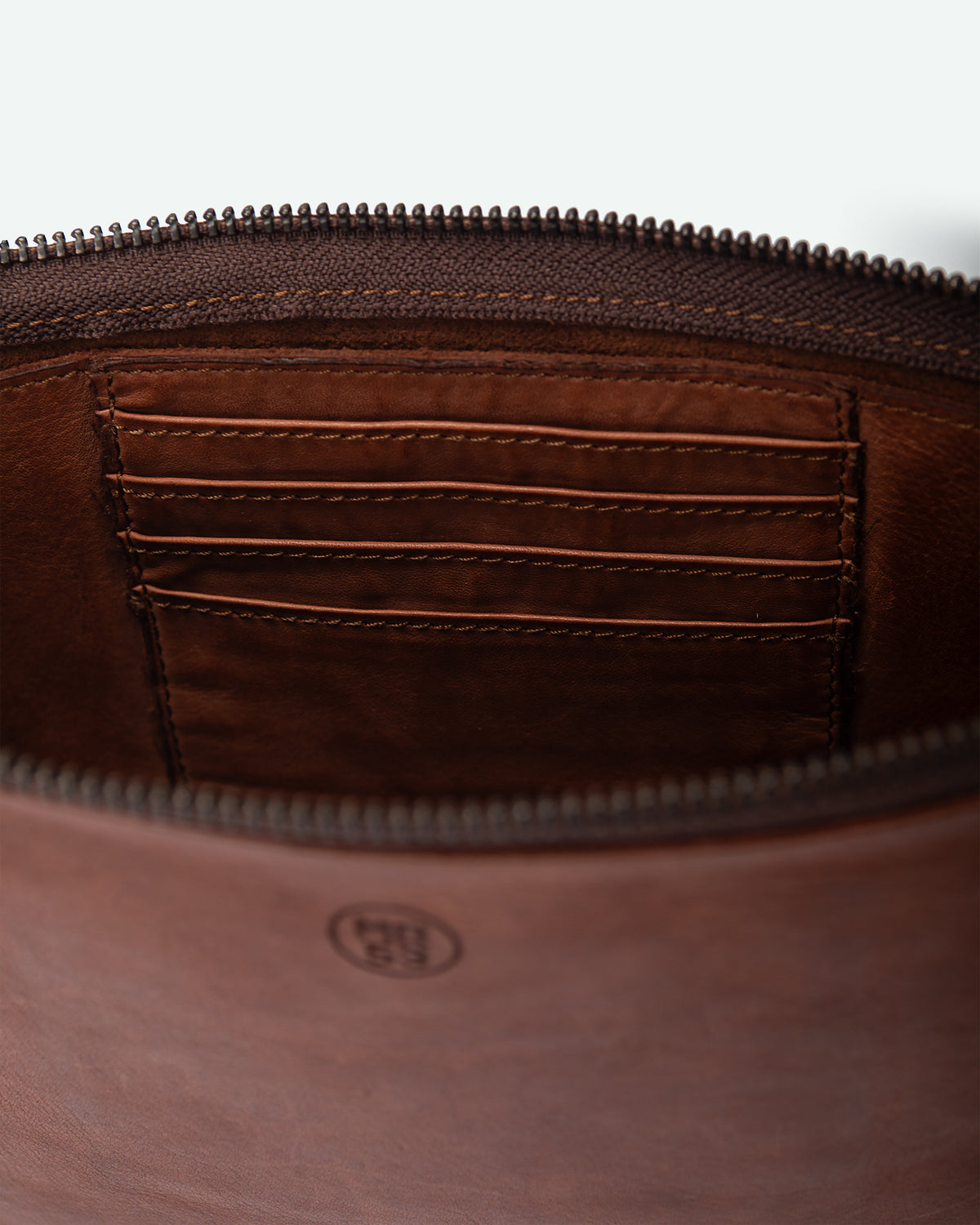 Pochette uomo Fara in pelle, formato grande