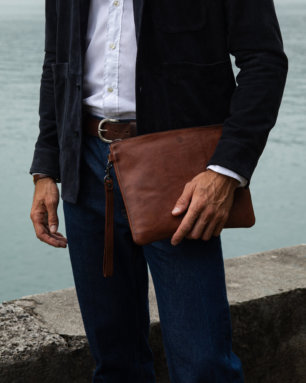 Pochette uomo Fara in pelle, formato grande