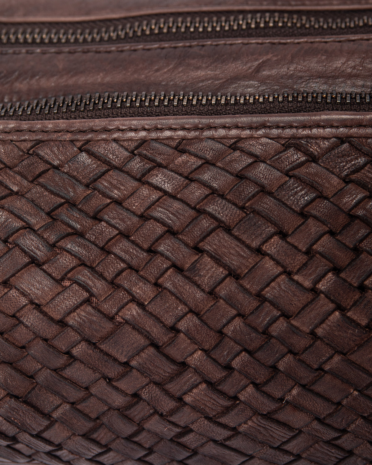 Zogno men's leather belt bag with woven pocket