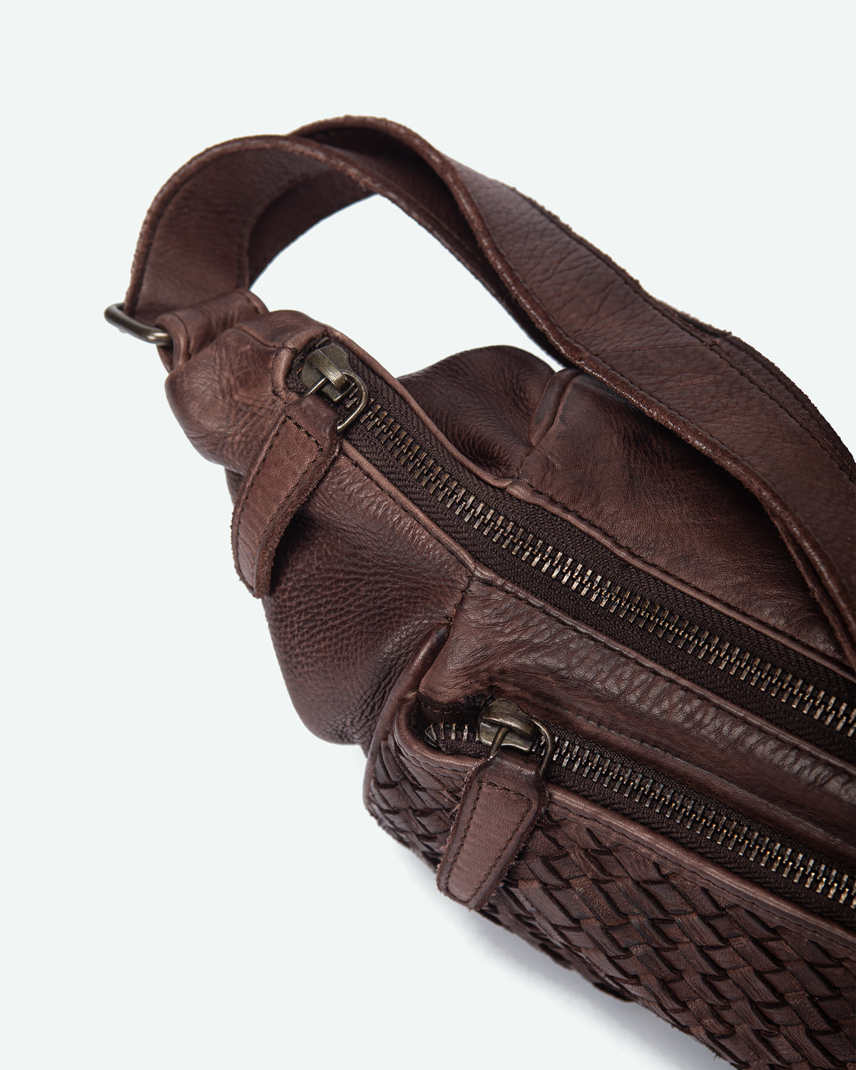 Zogno men's leather belt bag with woven pocket