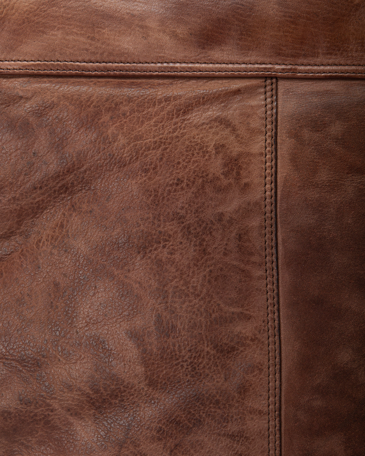 Sarnico men's leather shoulder bag with flap